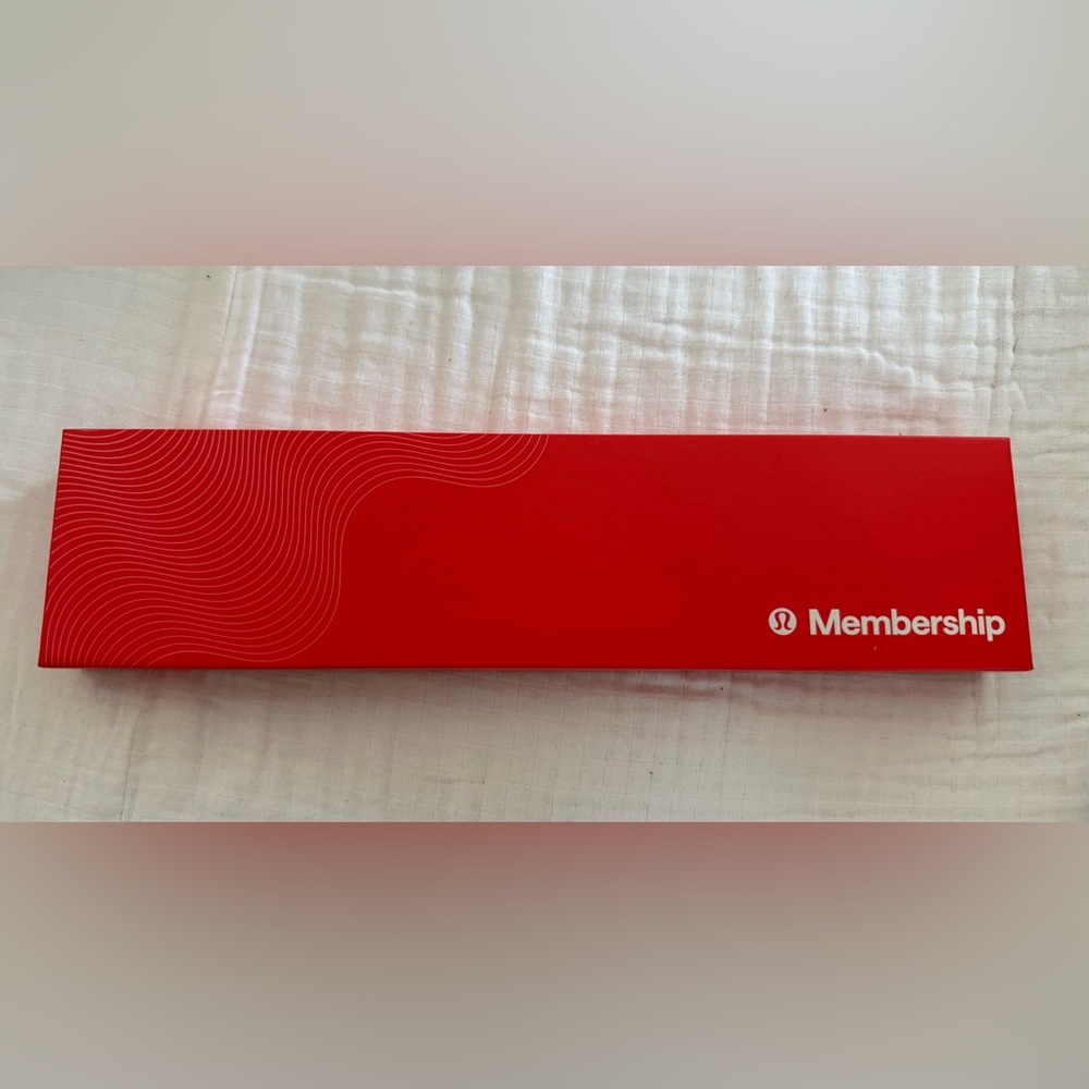 NIB Lululemon Membership Neverlost Keychain